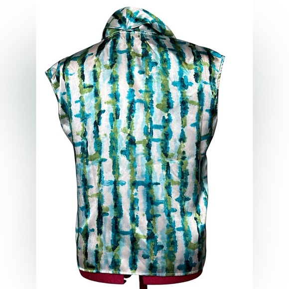 Jones wear stretch satin sleeveless cowl neckline pullover blouse. - Picture 4 of 7